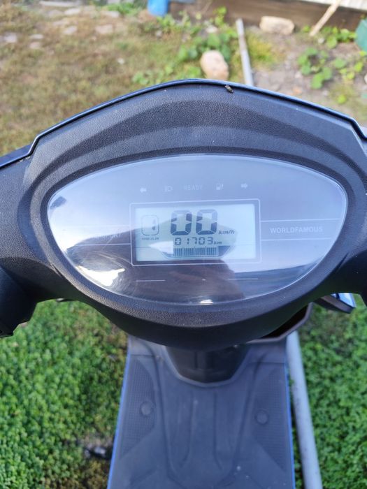 Електроскутер YADEA LUNA