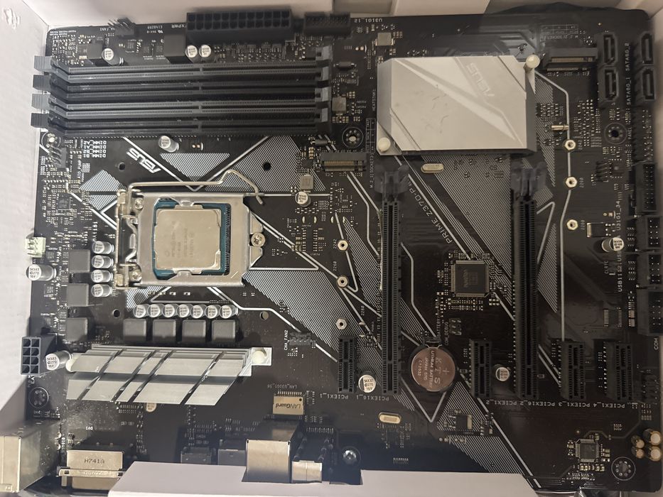 Vendo Asus Prime z370 P   e intel i7 8700