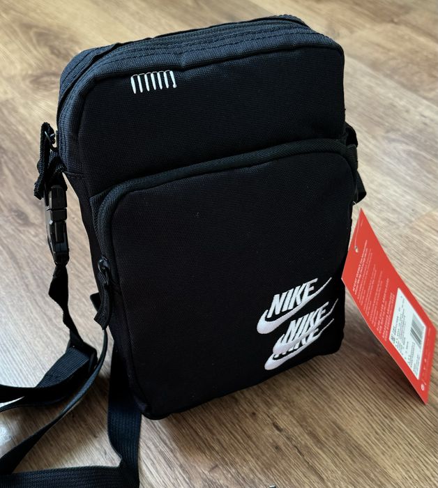 Сумка мессенджер Nike Swosh