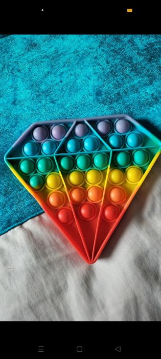 Fidget toy formato de diamante