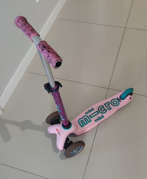 Hulajnoga marki MICRO Mini Deluxe kolor lawendowy
Model Mini Deluxe