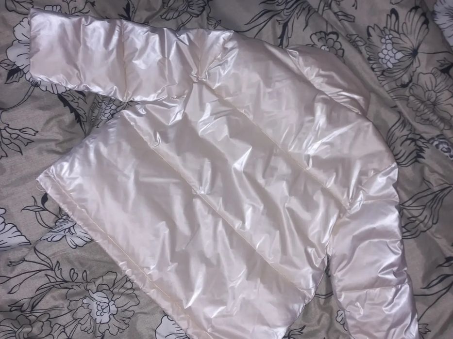 Продам курточку детскую(ДАМАНСКИЙ)