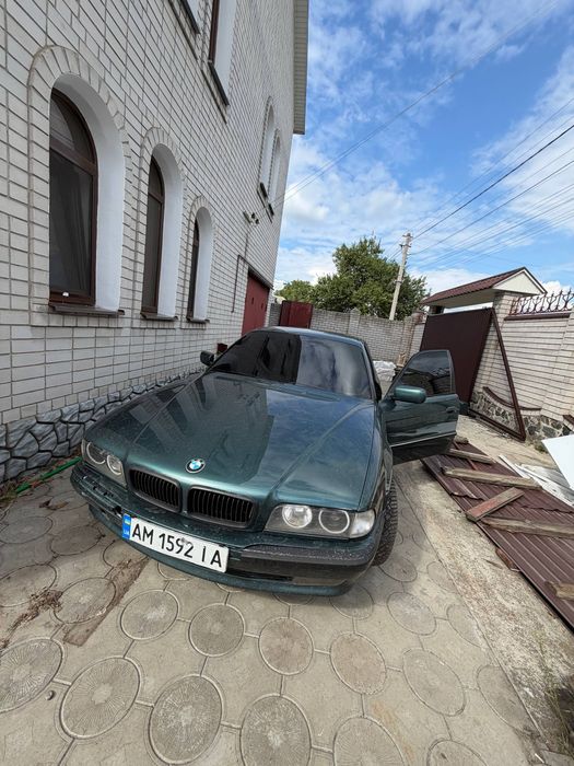BMW 728 2.7 состояние на фото