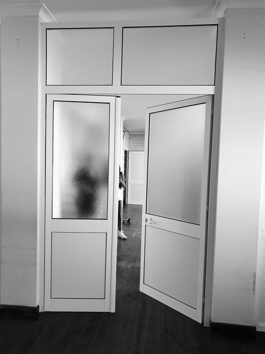 Caixilharia em aluminio-divisórias