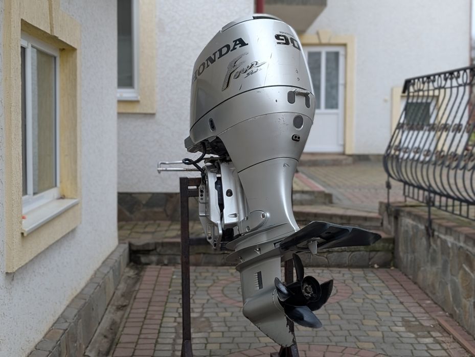 Лодочний двигун Honda 90 (1996)