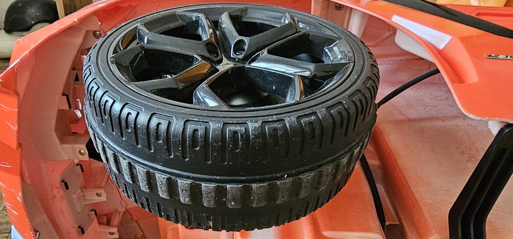 Іграшкове авто Lamborghini