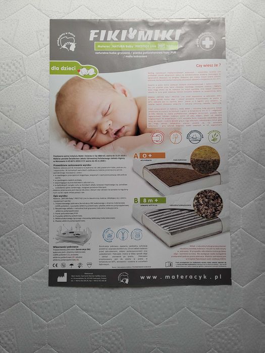 Klupś IWO - szare łóżeczko z szufladą i materacem + komoda