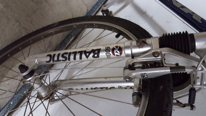 Bicicleta KONA para coleccionadores