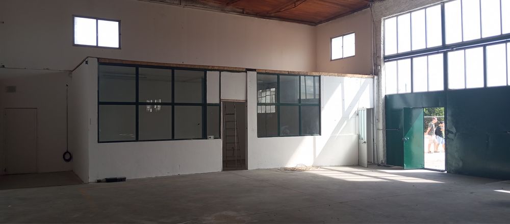 ARMAZÉM 600M2 - Acochete
