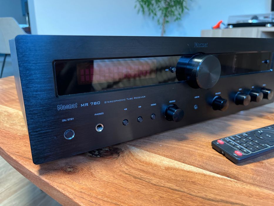 Magnat MR780 - wzmacniacz stereo hybrydowy lampowy amplituner