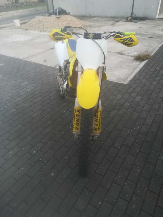 Vendo moto Suzuki RMZ 250