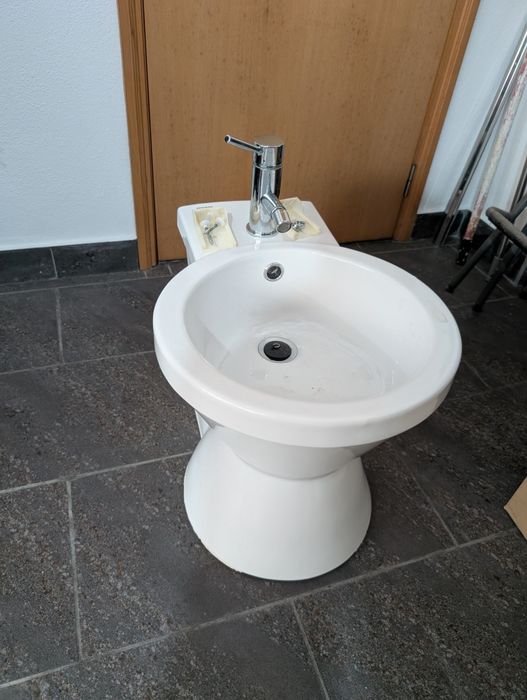 Bidé sanindusa com Torneira