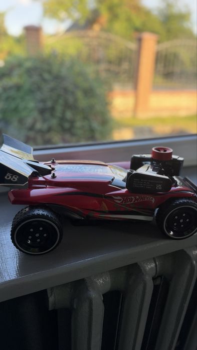 Машинка на пульті Hot Wheels оригінал
