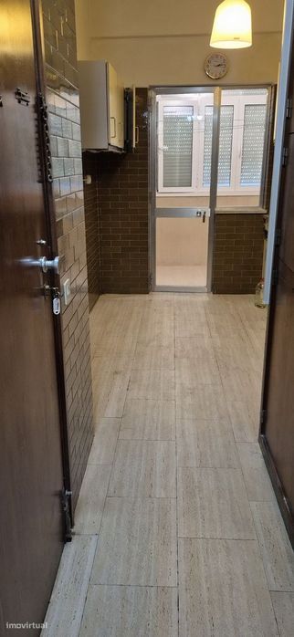 T3 Lumiar com varanda e terraço, pronto a habitar