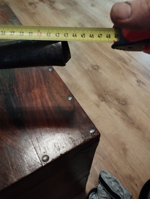 Stary, mega ciężki garnek żeliwny z okrągłym dnem