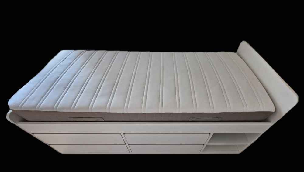 Cama, estrado, colchão como novo