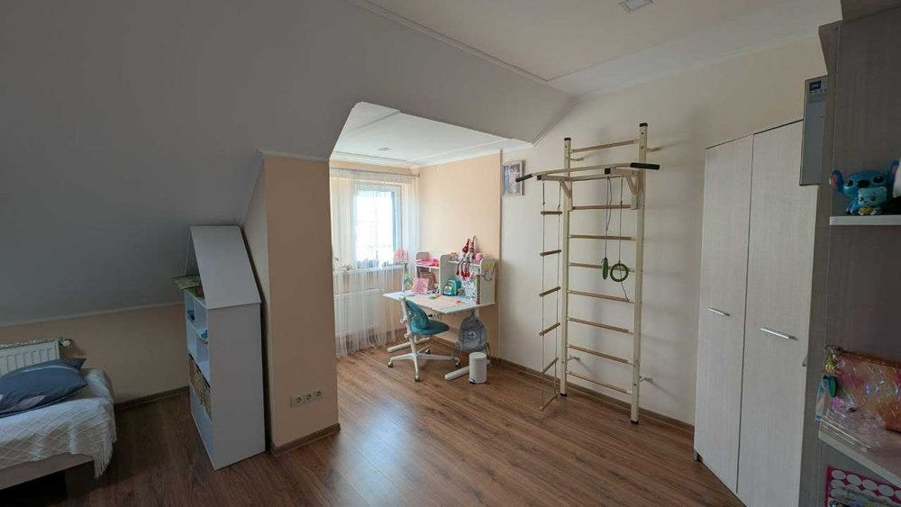 Продається двох'ярусна квартира - Винники, вул. Лисика