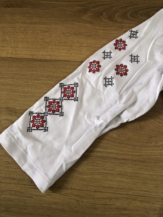 Вишиванка жіноча S
