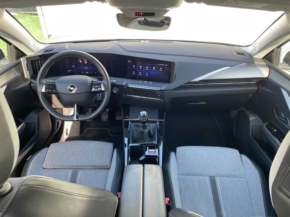 Opel Astra 1.2 T Elegance 2023 NACIONAL