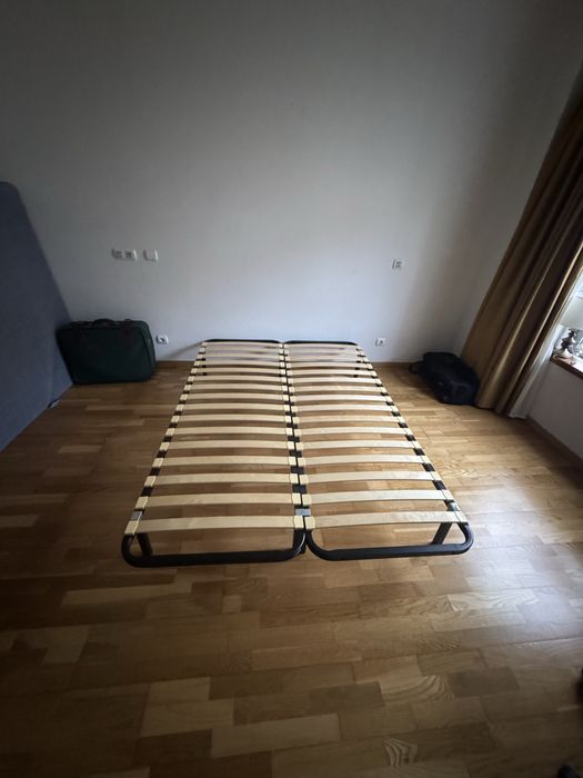 Cama com estrado e colchao