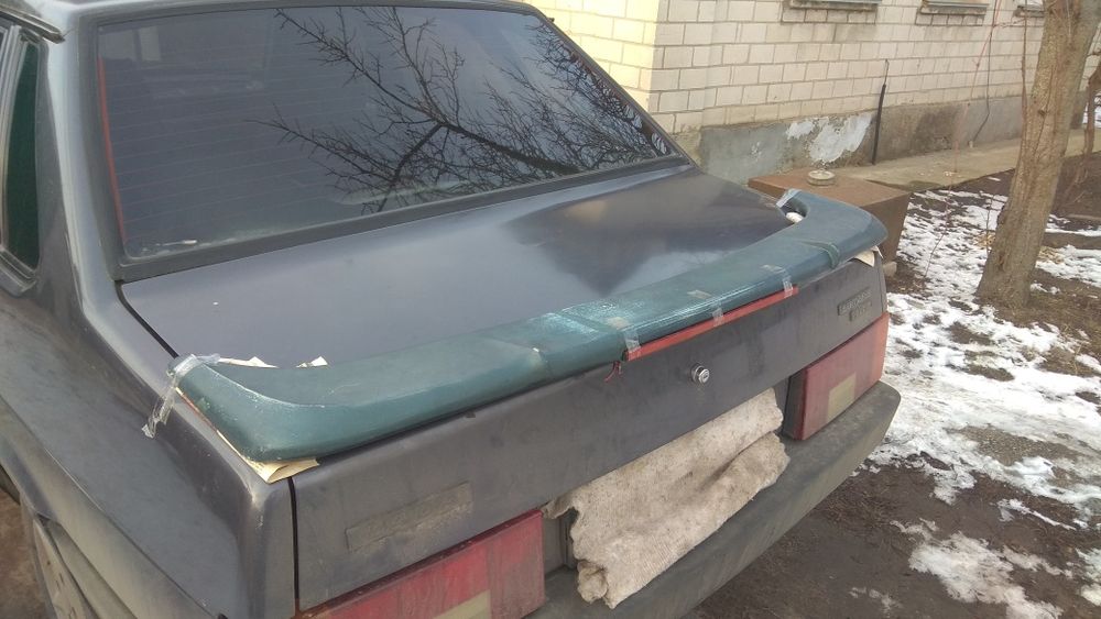 Продам Спойлер под покраску.