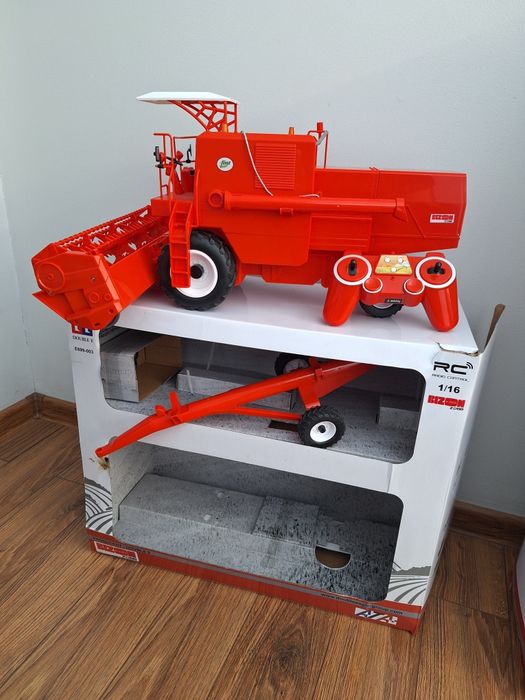 Zabawkowy kombajn Bizon zdalnie sterowany  uszkodzony