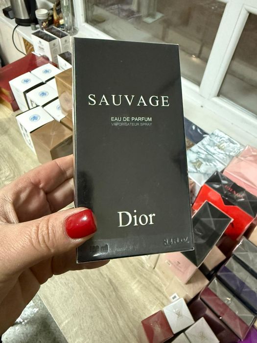 Продам новые духи Sauvage Dior