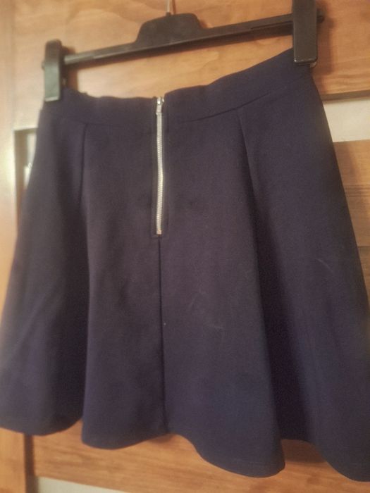 Spodniczka H&M rozm.S 68%viskoza stan bardzo dobry.