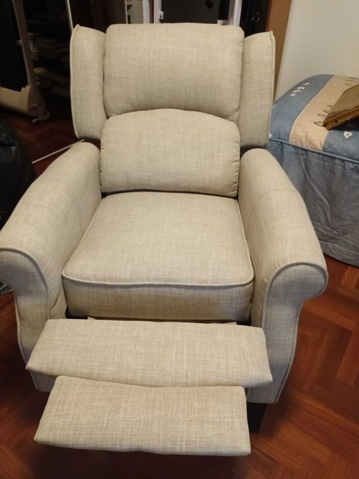 Poltrona rebativel com pouco uso
