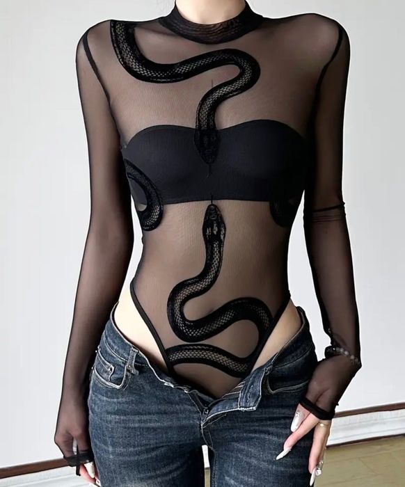 Боди с вышивкой змеи цена 800 грн