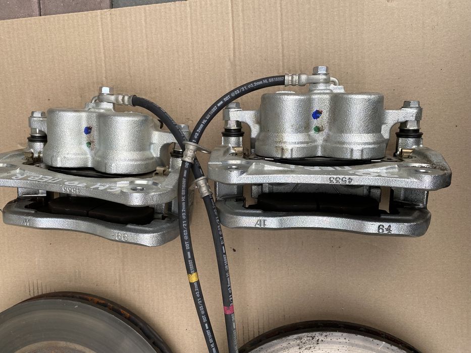 Toyota Camry 70 RAV4 2020 суппорта + диски двухпоршневые. РАЗБОРКА