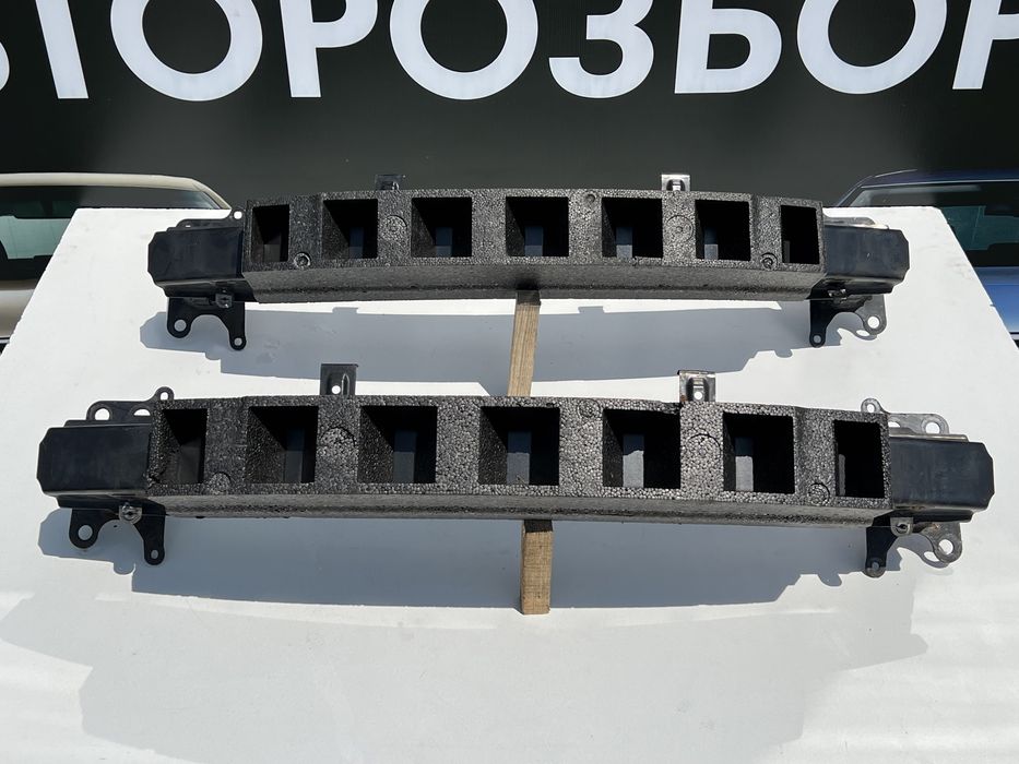 Усилитель бампера Skoda Fabia 2 Roomster підсилювач бампера