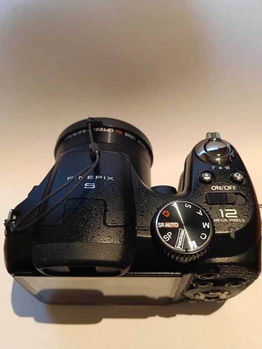 Máquina fotográfica Fuji Finepix 12MP