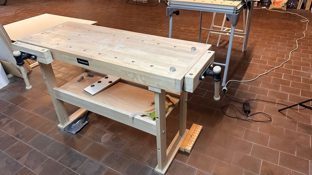 Banco de marceneiro profissional usado. Em boa condição!