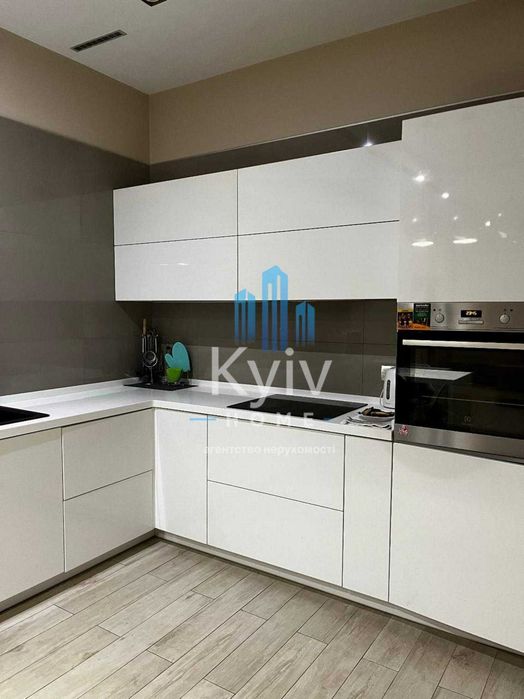 Продаж просторої 3-кімнатної квартири в ЖК «Чайка», вул. Лобановського, 21 (корпус 3)