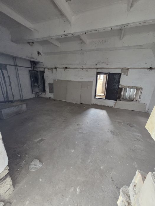 Оренда складського приміщення 92 м2 та 65 м2. Дарницька площа. Власник.
