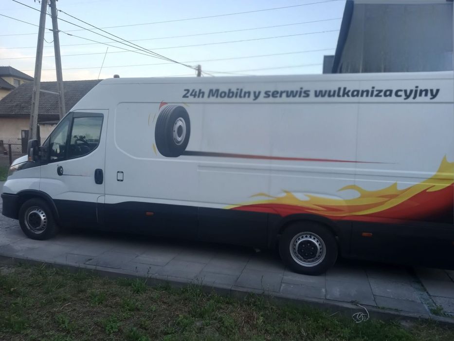 Iveco 35S14  Mobilny serwis wulkanizacyjny na zabudowie Iveco