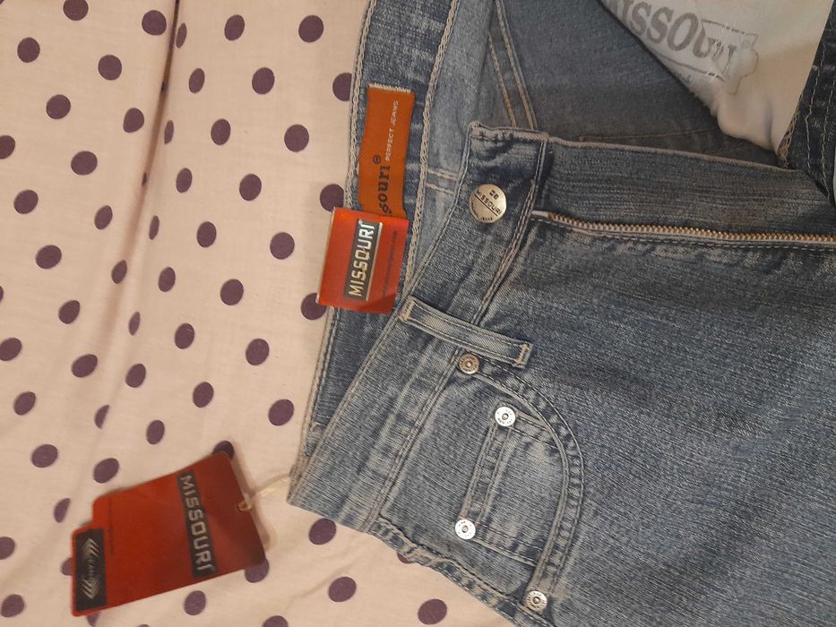 Джинси-кльош,нові.