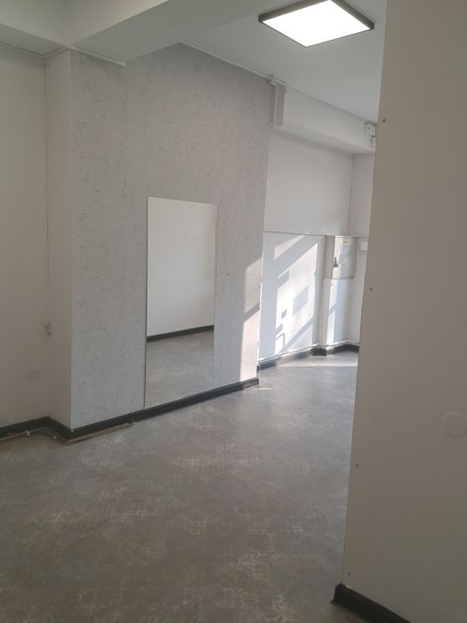 Lokal użytkowy o powierzchni użytkowej ok 35m 2, położony na parterze.