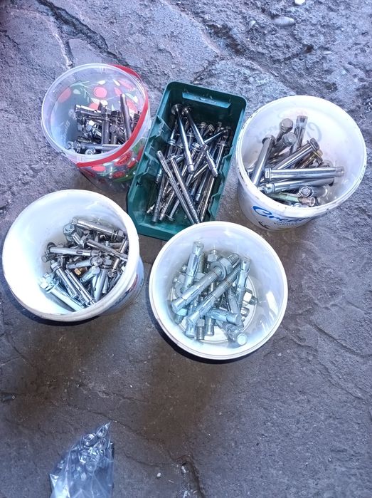 Kotwy stalowe 140 sztuk