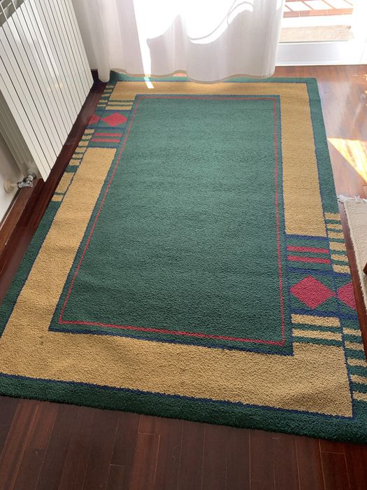 Selling 2 carpets with identical patterns424680902005237765