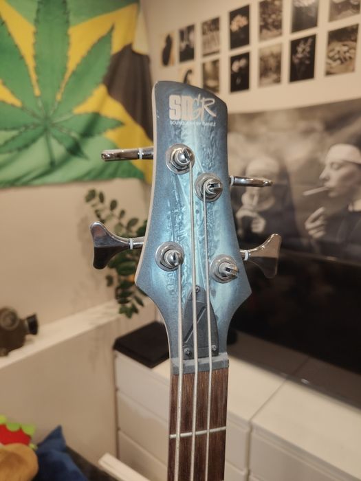 Gitara basowa Ibanez