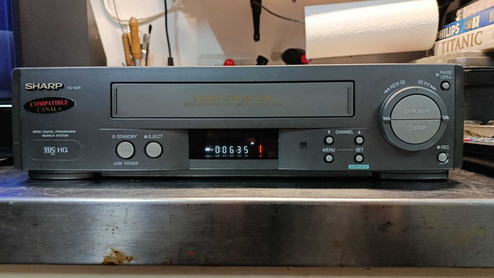 Leitores VHS com avaria Philips VR 675 de 6 cabeças stereo nicam e Sharp a 50 eur e 25 eur