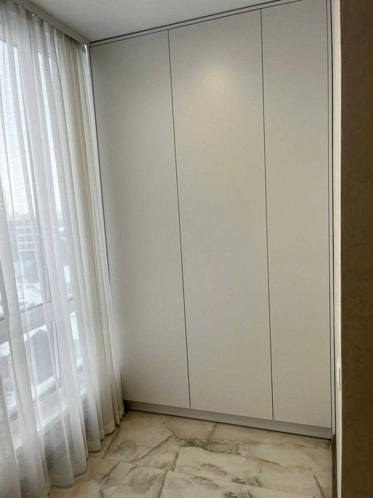 Сучасна 2 к Озерна + паркомісце,ліфт працює постійно..