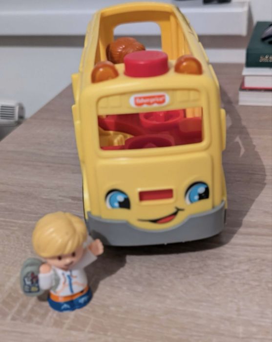 Autobus Little People Autobus malego odkrywcy