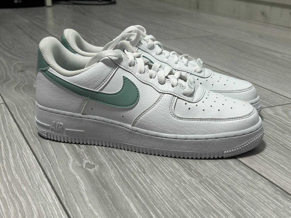 Кросівки Nike Women's Air Force 1 '07
