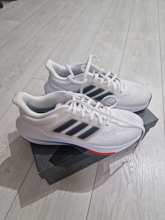 Buty do biegania Adidas Ultrabounce – białe – rozmiar 42 2/3 (HP5778)