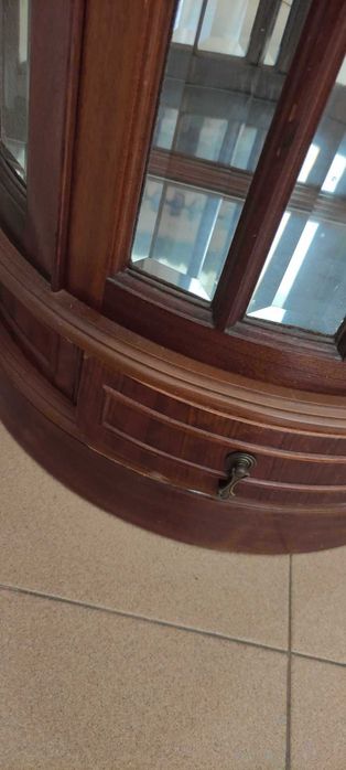 Cristaleira antiga OFERTA MOVEL COSTURA