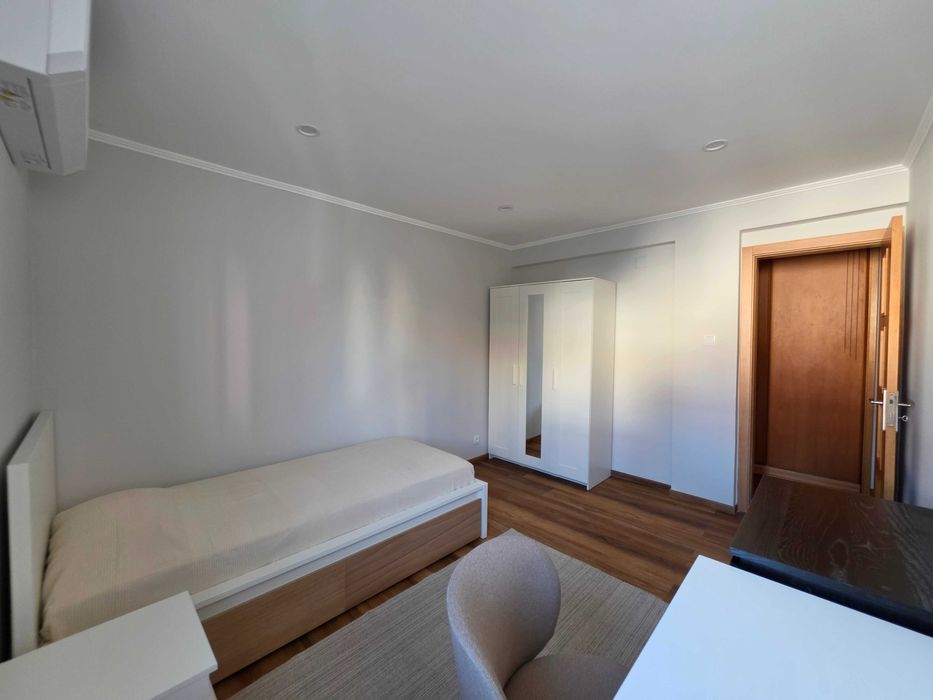 ENTRADA IMEDIATA | Quarto renovado c/ AC | Estudante | ISEL / Metro — 510€