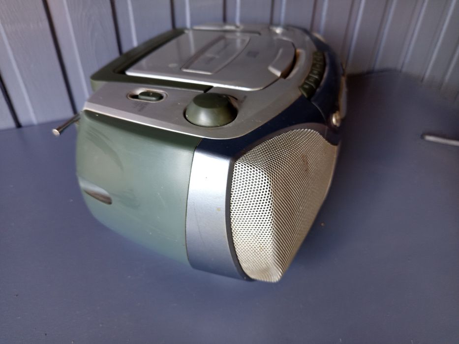 Radiomagnetofon z Cd - Philips Az1003 .